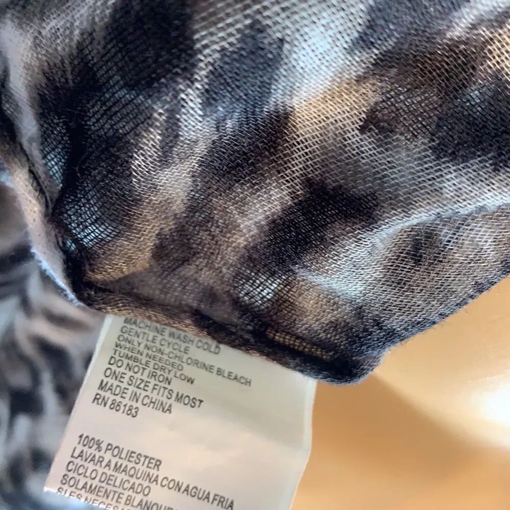 Leopard Print Eternity Scarf 100% Polyester Cold - Picture 4 of 4
